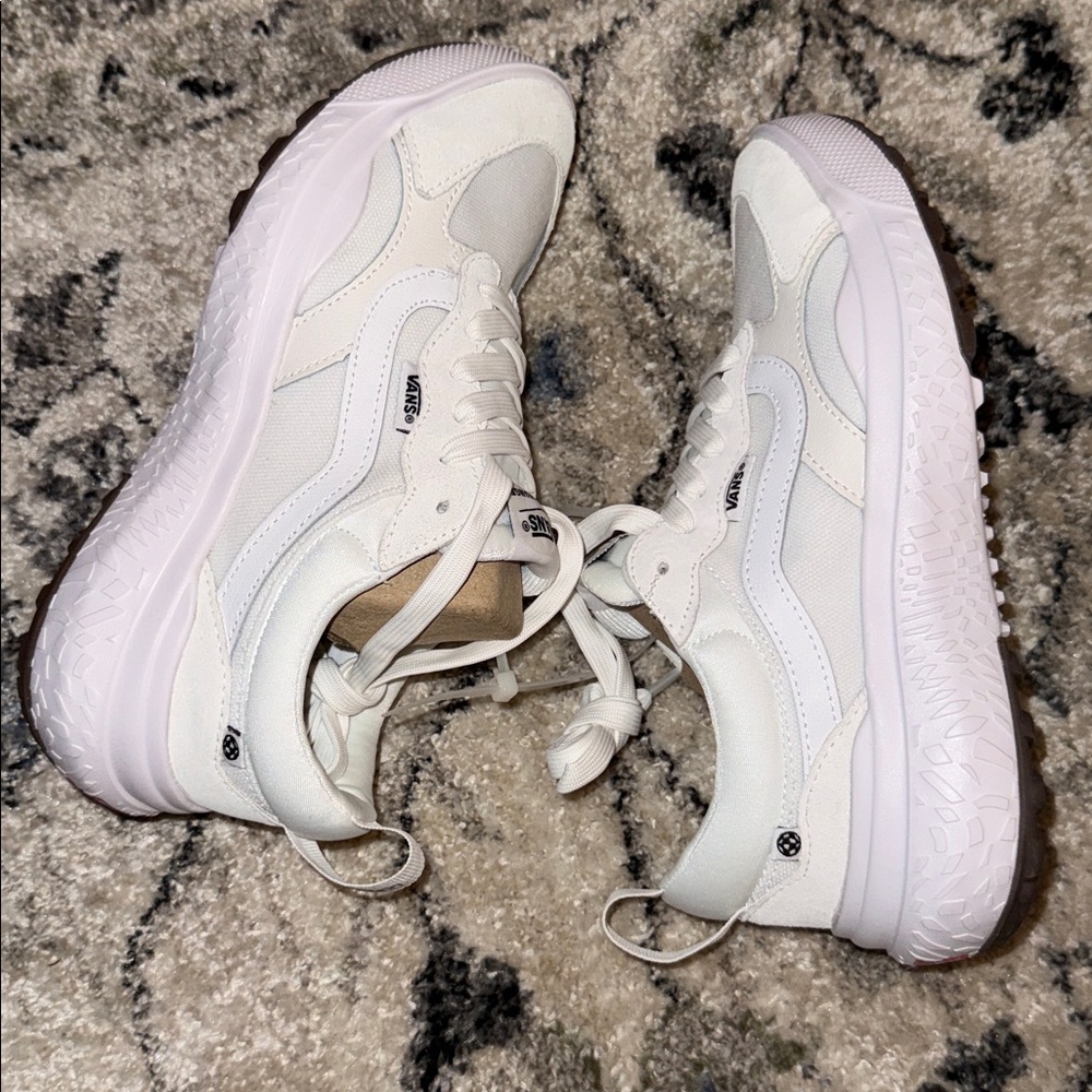 •VANS•NWT CLASSIC TRUE WHITE ULTRARANGE NEO VR3 LACE UP SNEAKERS SIZE 8 (UNISEX) - Picture 9 of 12